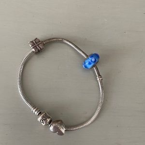 Pandora bracelet with charms (3)